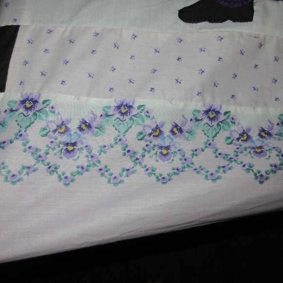 Estate Sale Vintage Quilt Top cotton Bonnet Girls White and Purples - Picture 4 of 8